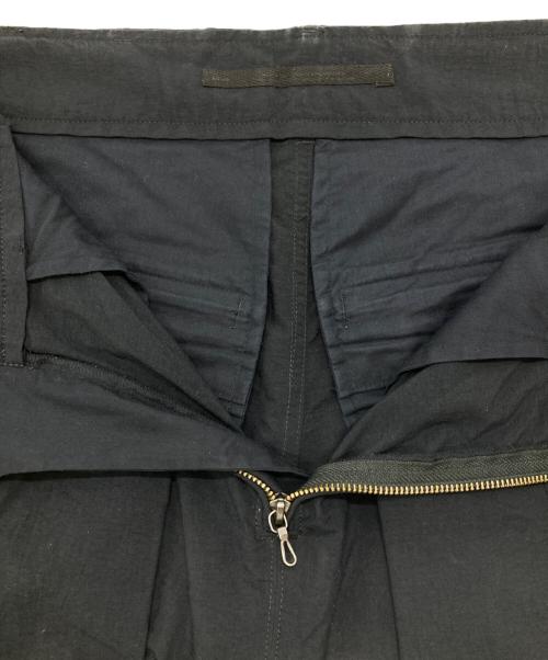 JULIUS（ユリウス）JULIUS (ユリウス) ジップミリタリーパンツ/zip cargo pants ブラック サイズ:1の古着・服飾アイテム