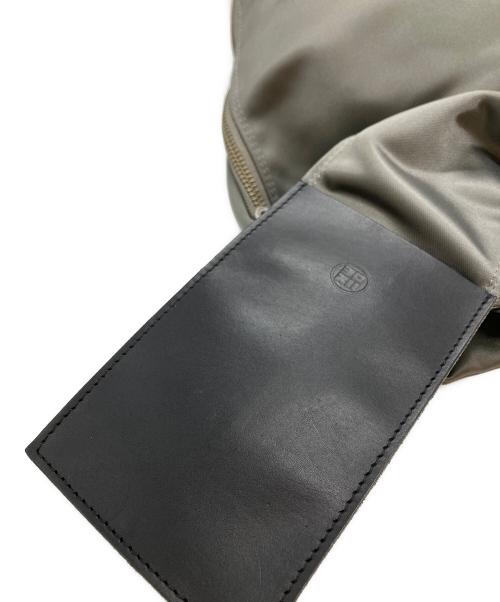 yorozu（ヨロズ）yorozu (ヨロズ) タスキショルダーバッグ/crossbody shoulder bag グレーの古着・服飾アイテム