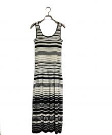 VIVIENNE TAM（ヴィヴィアンタム）の古着「プリーツノースリーブワンピース/Pleated Sleeveless Dress」｜ホワイト×ブラック