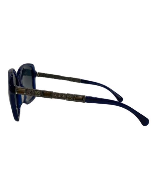 CHANEL（シャネル）CHANEL (シャネル) ラインストーン付 サングラス/Rhinestone-embellished sunglasses ネイビー サイズ:57◇18の古着・服飾アイテム