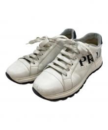 PRADA（プラダ）の古着「サイドロゴ レザー ローカットスニーカー/Side-Logo Leather Sneakers」｜ホワイト