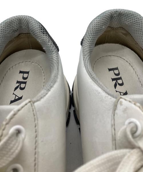 PRADA（プラダ）PRADA (プラダ) サイドロゴ レザー ローカットスニーカー/Side-Logo Leather Sneakers ホワイト サイズ:38の古着・服飾アイテム