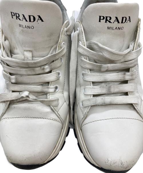 PRADA（プラダ）PRADA (プラダ) サイドロゴ レザー ローカットスニーカー/Side-Logo Leather Sneakers ホワイト サイズ:38の古着・服飾アイテム