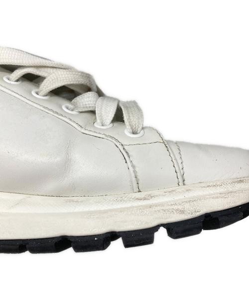 PRADA（プラダ）PRADA (プラダ) サイドロゴ レザー ローカットスニーカー/Side-Logo Leather Sneakers ホワイト サイズ:38の古着・服飾アイテム