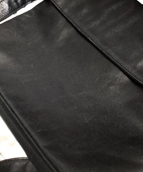 ISSEY MIYAKE STUDIO（イッセイミヤケスタジオ）ISSEY MIYAKE STUDIO (イッセイミヤケスタジオ) フラップレザーショルダーバッグ/Leather flap shoulder bag ブラックの古着・服飾アイテム