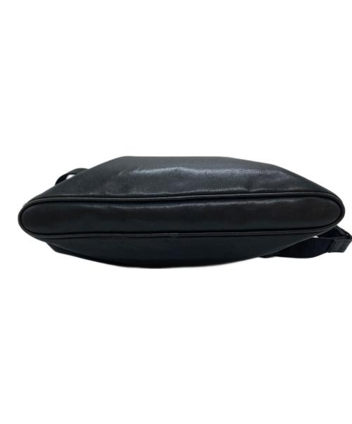 ISSEY MIYAKE STUDIO（イッセイミヤケスタジオ）ISSEY MIYAKE STUDIO (イッセイミヤケスタジオ) フラップレザーショルダーバッグ/Leather flap shoulder bag ブラックの古着・服飾アイテム