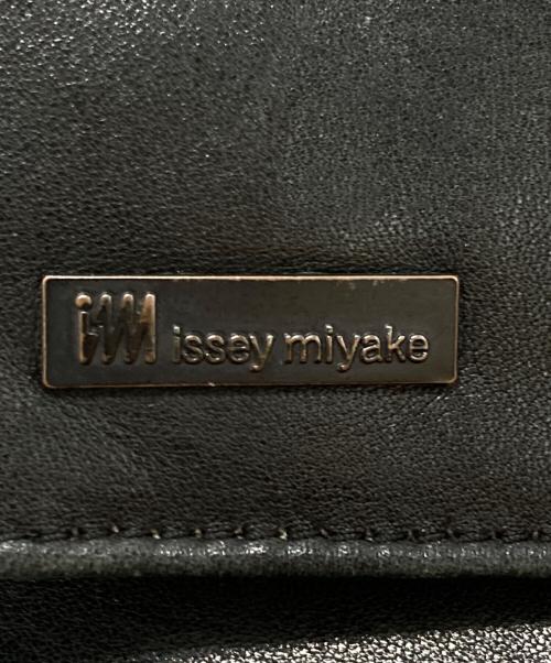 ISSEY MIYAKE STUDIO（イッセイミヤケスタジオ）ISSEY MIYAKE STUDIO (イッセイミヤケスタジオ) フラップレザーショルダーバッグ/Leather flap shoulder bag ブラックの古着・服飾アイテム