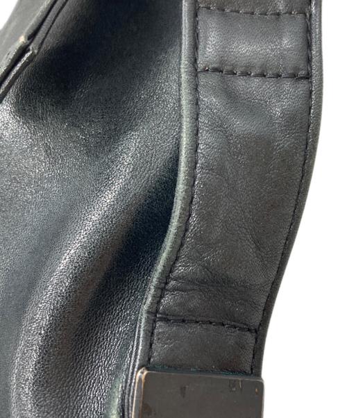 ISSEY MIYAKE STUDIO（イッセイミヤケスタジオ）ISSEY MIYAKE STUDIO (イッセイミヤケスタジオ) フラップレザーショルダーバッグ/Leather flap shoulder bag ブラックの古着・服飾アイテム