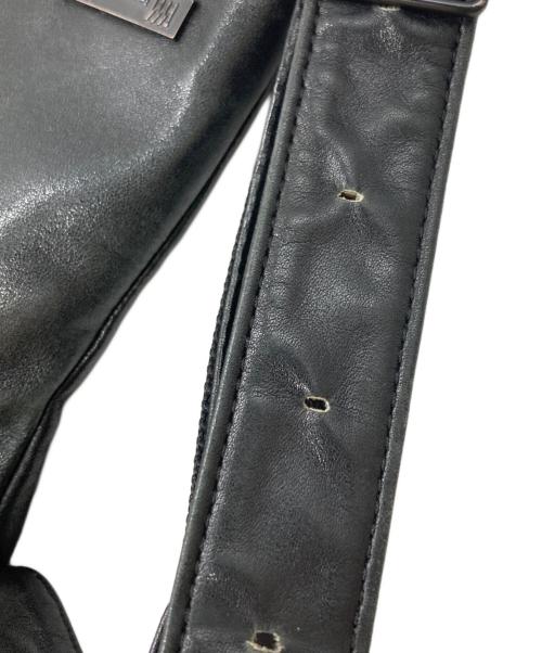 ISSEY MIYAKE STUDIO（イッセイミヤケスタジオ）ISSEY MIYAKE STUDIO (イッセイミヤケスタジオ) フラップレザーショルダーバッグ/Leather flap shoulder bag ブラックの古着・服飾アイテム