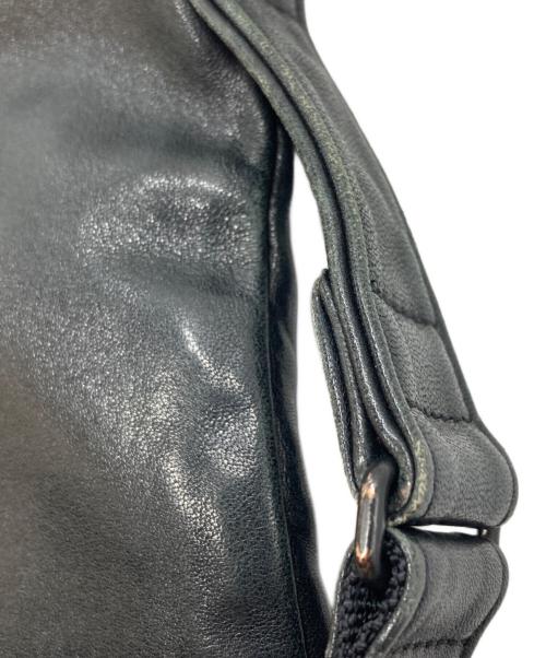 ISSEY MIYAKE STUDIO（イッセイミヤケスタジオ）ISSEY MIYAKE STUDIO (イッセイミヤケスタジオ) フラップレザーショルダーバッグ/Leather flap shoulder bag ブラックの古着・服飾アイテム