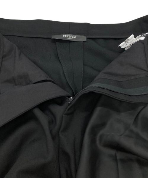 VERSACE（ヴェルサーチェ）VERSACE (ヴェルサーチェ) ラップハーフパンツ/wrap half pants ブラック サイズ:50の古着・服飾アイテム