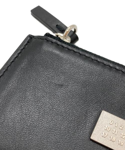 MM6 Maison Margiela（エムエムシックスメゾンマルジェラ）MM6 Maison Margiela (エムエムシックスメゾンマルジェラ) NUMERIC BIFOLD WALLET ブラックの古着・服飾アイテム