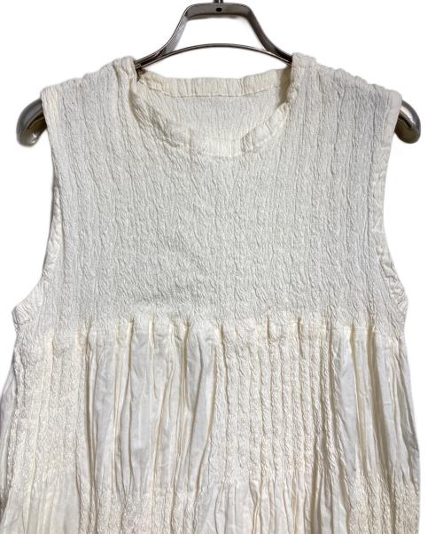 ISSEY MIYAKE（イッセイミヤケ）ISSEY MIYAKE (イッセイミヤケ) ノースリーブワンピース アイボリー サイズ:2の古着・服飾アイテム