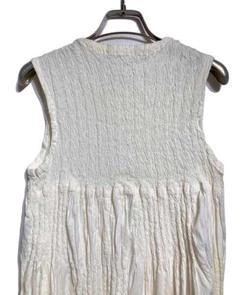 ISSEY MIYAKE（イッセイミヤケ）ISSEY MIYAKE (イッセイミヤケ) ノースリーブワンピース アイボリー サイズ:2の古着・服飾アイテム