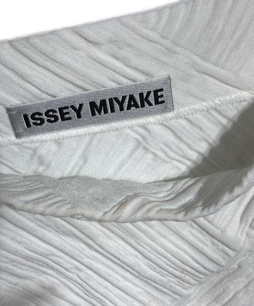 ISSEY MIYAKE（イッセイミヤケ）ISSEY MIYAKE (イッセイミヤケ) 立体格子デザインノースリーブブラウス/Sleeveless Blouse ホワイト サイズ:2の古着・服飾アイテム