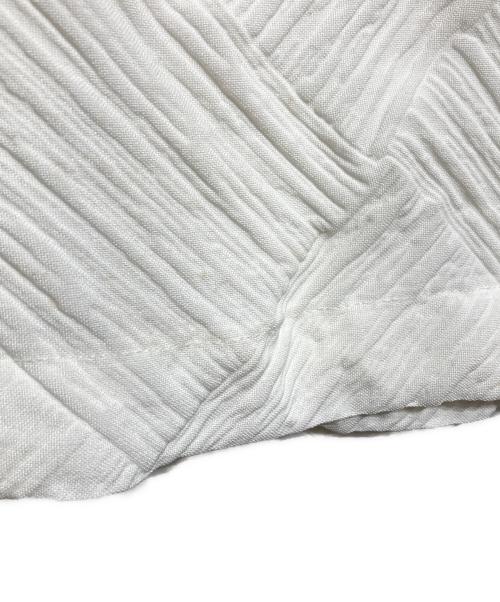 ISSEY MIYAKE（イッセイミヤケ）ISSEY MIYAKE (イッセイミヤケ) 立体格子デザインノースリーブブラウス/Sleeveless Blouse ホワイト サイズ:2の古着・服飾アイテム