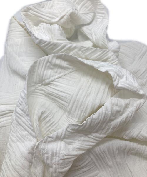 ISSEY MIYAKE（イッセイミヤケ）ISSEY MIYAKE (イッセイミヤケ) 立体格子デザインノースリーブブラウス/Sleeveless Blouse ホワイト サイズ:2の古着・服飾アイテム