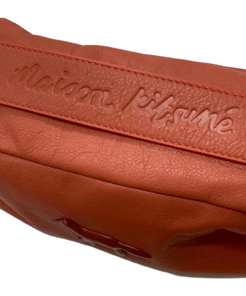 maison kitsune（メゾンキツネ）MAISON KITSUNE (メゾンキツネ) THE CLOUD TILETTE BAG/ THE CLOUD TILETTE BAG クラウド・ティレット・バッグ オレンジ サイズ:不明の古着・服飾アイテム