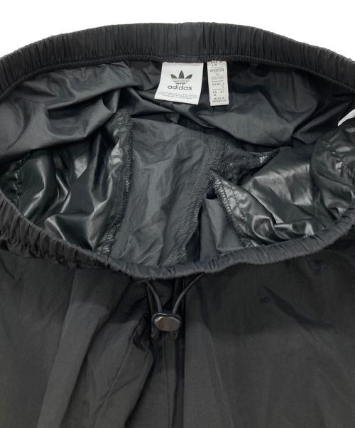 adidas Originals（アディダスオリジナル）adidas Originals (アディダスオリジナル) スリーストライプス ウーブン パラシュートパンツ/Three-Stripes Woven Parachute Pants ブラック サイズ:Mの古着・服飾アイテム