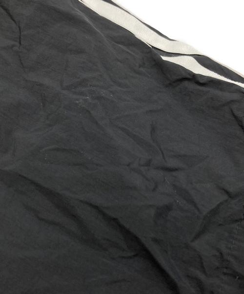 adidas Originals（アディダスオリジナル）adidas Originals (アディダスオリジナル) スリーストライプス ウーブン パラシュートパンツ/Three-Stripes Woven Parachute Pants ブラック サイズ:Mの古着・服飾アイテム