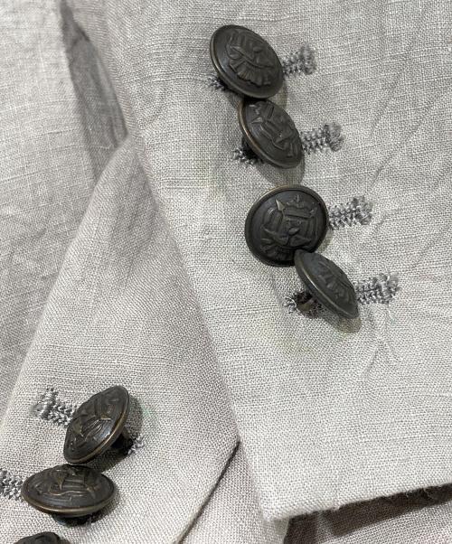 ISSEY MIYAKE（イッセイミヤケ）ISSEY MIYAKE (イッセイミヤケ) ステッチデザインリネンジャケット/Stitched Linen Jacket グレー サイズ:2の古着・服飾アイテム