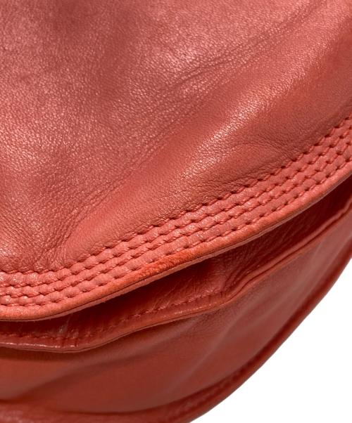 LOEWE（ロエベ）LOEWE (ロエベ) アナグラムエンボスナッパレザーショルダーバッグ レッドの古着・服飾アイテム