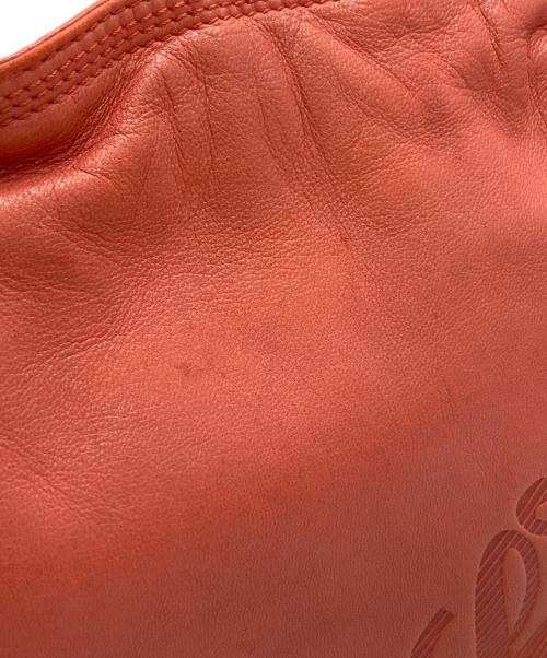 LOEWE（ロエベ）LOEWE (ロエベ) アナグラムエンボスナッパレザーショルダーバッグ レッドの古着・服飾アイテム