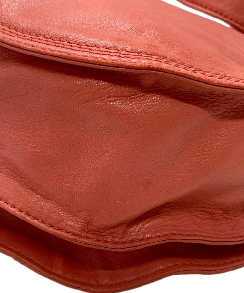 LOEWE（ロエベ）LOEWE (ロエベ) アナグラムエンボスナッパレザーショルダーバッグ レッドの古着・服飾アイテム