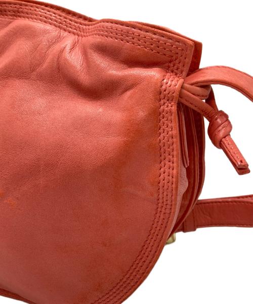 LOEWE（ロエベ）LOEWE (ロエベ) アナグラムエンボスナッパレザーショルダーバッグ レッドの古着・服飾アイテム