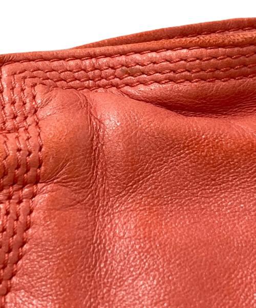 LOEWE（ロエベ）LOEWE (ロエベ) アナグラムエンボスナッパレザーショルダーバッグ レッドの古着・服飾アイテム