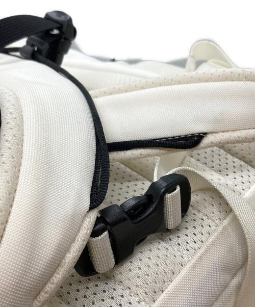 ARC'TERYX（アークテリクス）ARC'TERYX (アークテリクス) MANTIS 26 BACKPACK/万ティス26バックパック ホワイトの古着・服飾アイテム