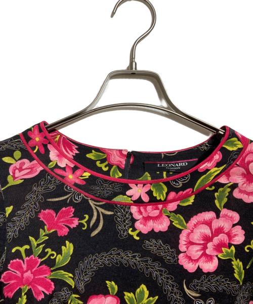 LEONARD FASHION（レオナールファッション）LEONARD FASHION (レオナールファッション) 花柄カットソー/Floral print top ブラック サイズ:LLの古着・服飾アイテム