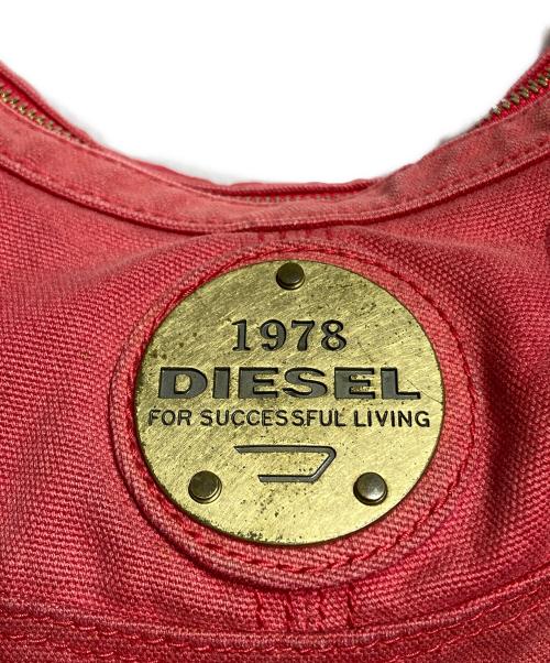 DIESEL（ディーゼル）DIESEL (ディーゼル) ハーフムーンワンショルダーバッグ レッドの古着・服飾アイテム