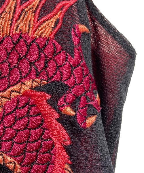 VIVIENNE TAM（ヴィヴィアンタム）VIVIENNE TAM (ヴィヴィアンタム) ドラゴン刺繍ノースリーブカットソー ブラックの古着・服飾アイテム