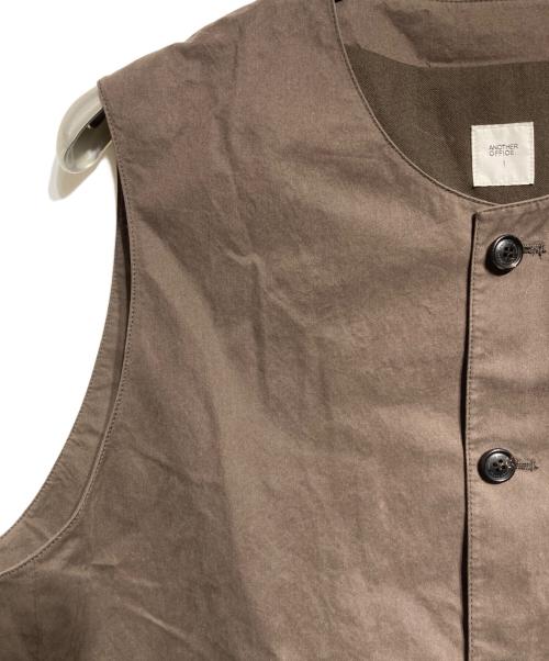 ANOTHER OFFICE（アナザーオフィス）ANOTHER OFFICE (アナザーオフィス) クルーネックベスト/Crew neck vest ブラウン サイズ:1の古着・服飾アイテム