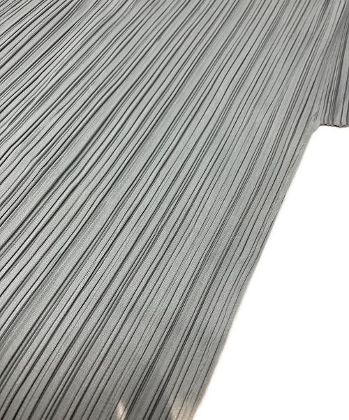 ISSEY MIYAKE（イッセイミヤケ）ISSEY MIYAKE (イッセイミヤケ) プリーツハイネック長袖カットソー/Pleated High-Neck Long-Sleeve Top グリーン サイズ:Mの古着・服飾アイテム