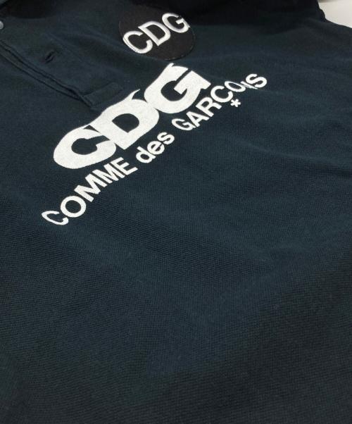 GOOD DESIGN SHOP COMME des GARCONS（グッドデザインショップ コムデギャルソン）GOOD DESIGN SHOP COMME des GARCONS (グッドデザインショップ コムデギャルソン) ロゴプリントポロシャツ/Logo-print polo shirt ブラック サイズ:Mの古着・服飾アイテム