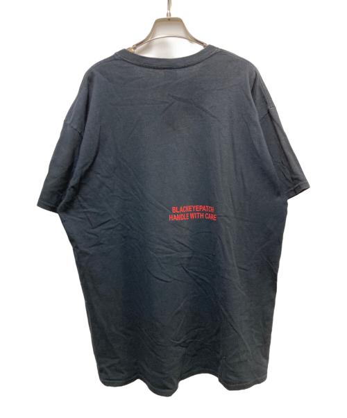 THE BLACK EYE PATCH（ブラックアイパッチ）THE BLACK EYE PATCH (ブラックアイパッチ) HANDLE WITH CARE TEE ブラック サイズ:XLの古着・服飾アイテム