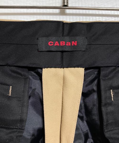 CABAN（キャバン）CABaN (キャバン) ハイツイストギャバジン テーパードパンツ ベージュ サイズ:Mの古着・服飾アイテム