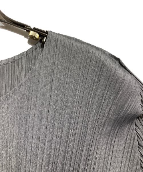 PLEATS PLEASE（プリーツプリーズ）PLEATS PLEASE (プリーツプリーズ) パネルプリーツノースリーブカットソー グレー サイズ:3の古着・服飾アイテム