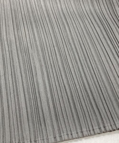 PLEATS PLEASE（プリーツプリーズ）PLEATS PLEASE (プリーツプリーズ) パネルプリーツノースリーブカットソー グレー サイズ:3の古着・服飾アイテム