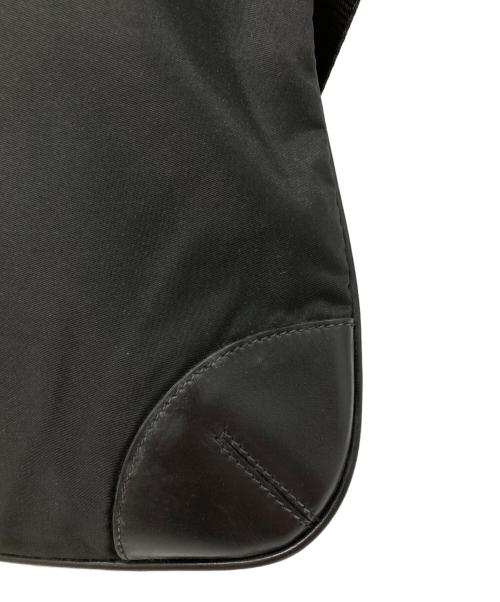 PRADA（プラダ）PRADA (プラダ) ロゴプレートナイロンショルダーバッグ/Logo-plate nylon shoulder bag ブラック サイズ:不明の古着・服飾アイテム