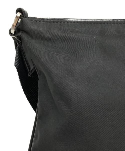 PRADA（プラダ）PRADA (プラダ) ロゴプレートナイロンショルダーバッグ/Logo-plate nylon shoulder bag ブラック サイズ:不明の古着・服飾アイテム