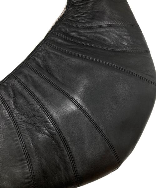 LEMAIRE（ルメール）LEMAIRE (ルメール) Medium Croissant Bag/ミディアム・クロワッサン・バッグ ブラックの古着・服飾アイテム