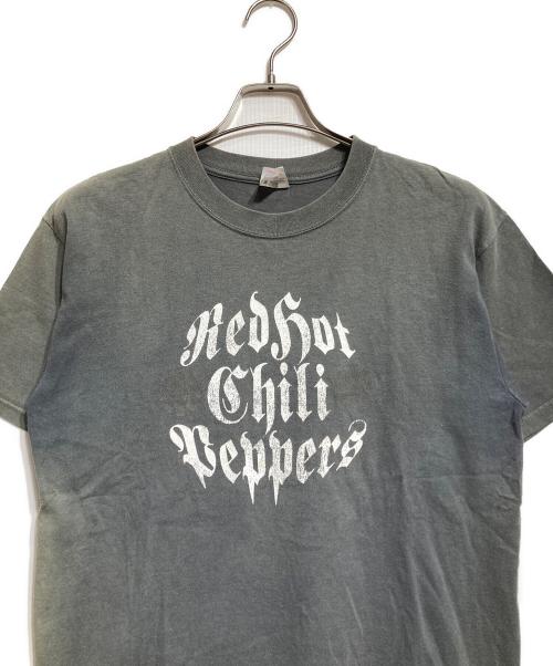 RED HOT CHILIPEPPERS（レッド ホット チリ ペッパーズ）RED HOT CHILIPEPPERS (レッド ホット チリ ペッパーズ) 00'S OLD ENGLISH LOGO Tee/レッドホットチリペッパーズ グレー サイズ:Mの古着・服飾アイテム