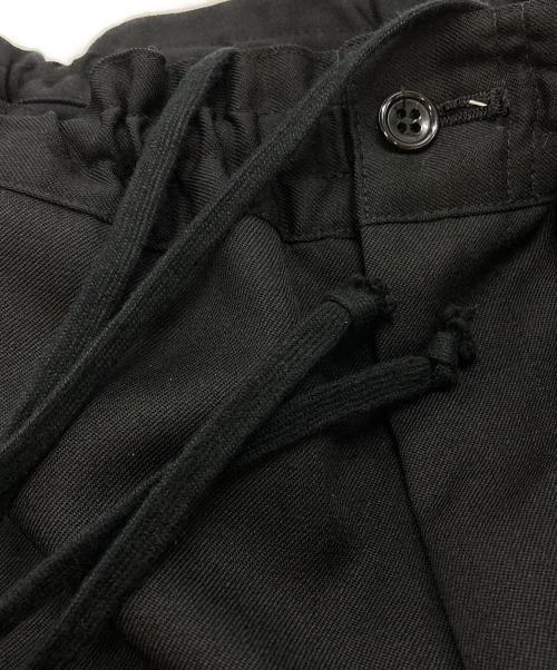 BLACK COMME des GARCONS（ブラックコムデギャルソン）BLACK COMME des GARCONS (ブラックコムデギャルソン) ウールニータックパンツ/ Wool Knee-Tuck Pants ブラック サイズ:Mの古着・服飾アイテム