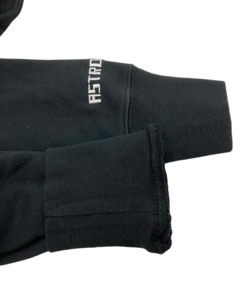 Onitsuka Tiger（オニツカタイガー）Onitsuka Tiger (オニツカタイガー) 鉄腕アトム コラボスウェット/Astro Boy Collaboration Sweatshirt ブラック サイズ:Sの古着・服飾アイテム