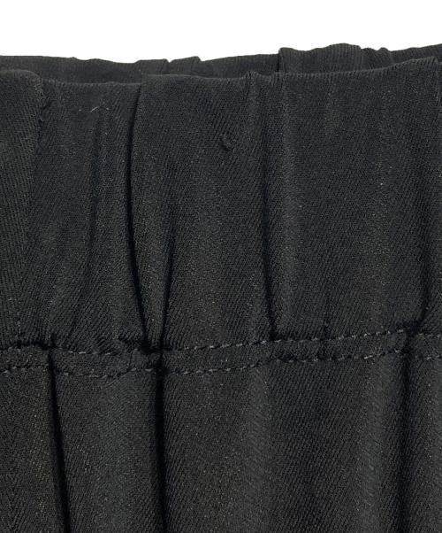 ISSEY MIYAKE（イッセイミヤケ）ISSEY MIYAKE (イッセイミヤケ) ドレープワイドテーパードパンツ ブラック サイズ:2の古着・服飾アイテム
