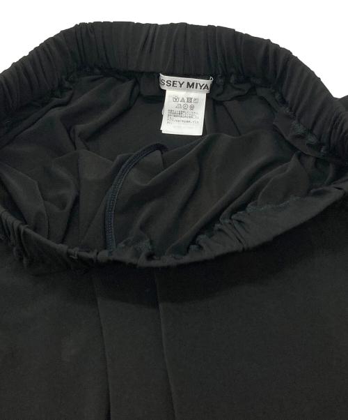 ISSEY MIYAKE（イッセイミヤケ）ISSEY MIYAKE (イッセイミヤケ) ドレープワイドテーパードパンツ ブラック サイズ:2の古着・服飾アイテム