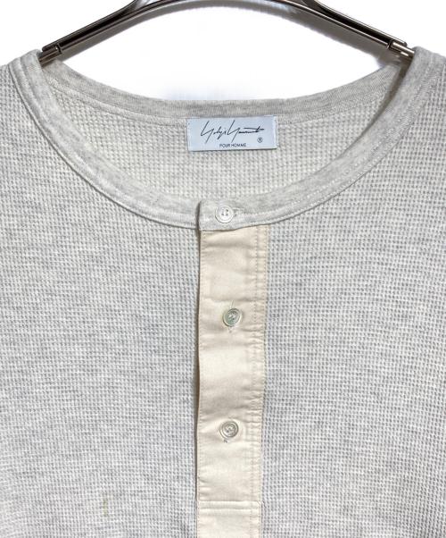 Yohji Yamamoto pour homme（ヨウジヤマモト プールオム）Yohji Yamamoto pour homme (ヨウジヤマモト プールオム) ドッキングヘンリーネックサーマルカットソー/Docking-style mock-neck thermal top ベージュ サイズ:3の古着・服飾アイテム